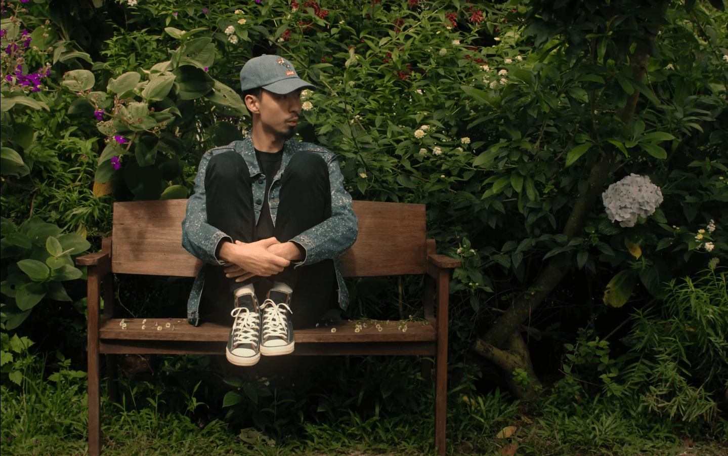 “Ai muốn nghe không” – Đen Vâu suy tư của người trưởng thành